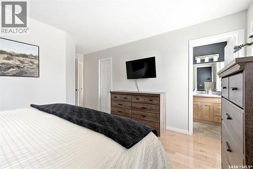 11 Fairway Crescent, White City, SK - Indoor Photo Showing Bedroom