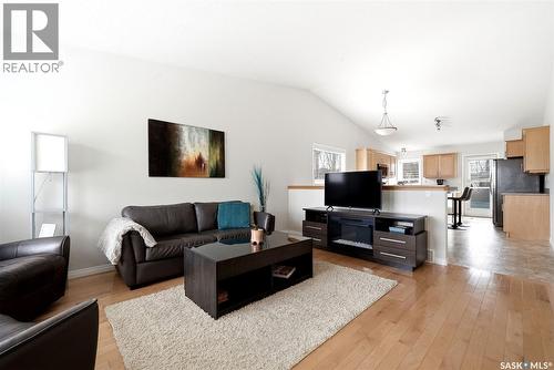 11 Fairway Crescent, White City, SK - Indoor Photo Showing Living Room