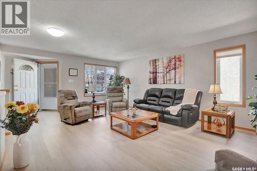 4 Crystal Villa, Warman, SK - Indoor Photo Showing Living Room