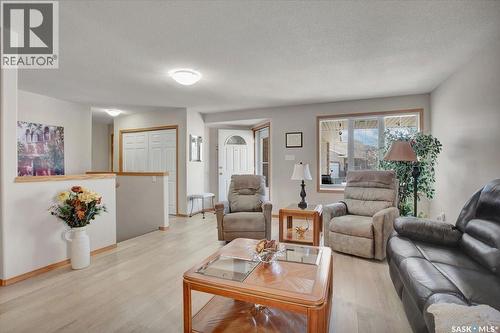 4 Crystal Villa, Warman, SK - Indoor Photo Showing Living Room
