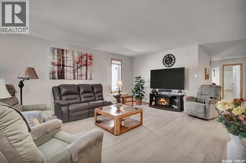 4 Crystal Villa, Warman, SK - Indoor Photo Showing Living Room