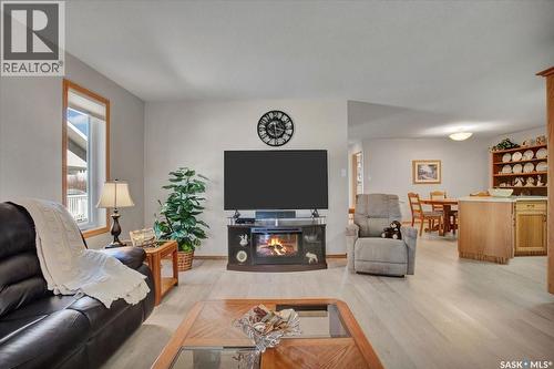 4 Crystal Villa, Warman, SK - Indoor Photo Showing Living Room