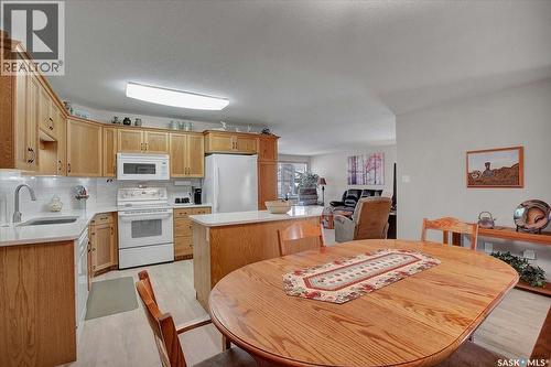 4 Crystal Villa, Warman, SK - Indoor Photo Showing Kitchen