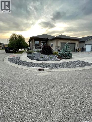 4150 Goldfinch Way, Regina, SK - Outdoor