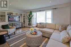 251 STOUFFER STREET Whitchurch-Stouffville, ON L4A 4Y8