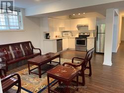 342 PARKVIEW AVENUE E Toronto, ON M2N 3Z5