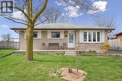26 PARKHILL Court  Kitchener, ON N2C 2C4