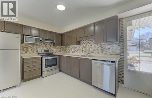 90 Ralgreen Crescent, Kitchener, ON - Indoor Photo Showing Kitchen With Double Sink
