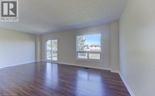 living room - 90 Ralgreen Crescent, Kitchener, ON - Indoor Photo Showing Other Room