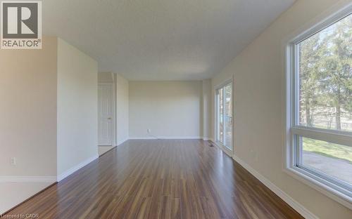 living room - 90 Ralgreen Crescent, Kitchener, ON - Indoor Photo Showing Other Room