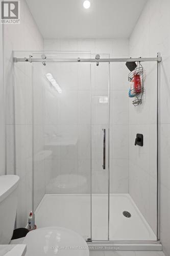 187 - 3900 Savoy Street, London South (South V), ON - Indoor Photo Showing Bathroom
