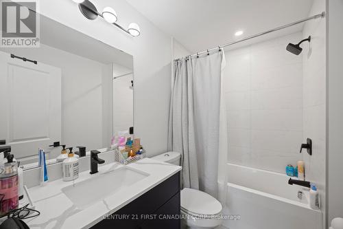 187 - 3900 Savoy Street, London South (South V), ON - Indoor Photo Showing Bathroom