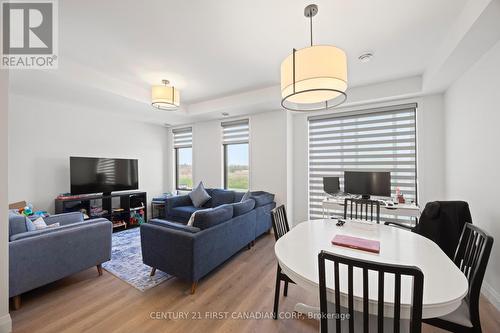 187 - 3900 Savoy Street, London South (South V), ON - Indoor Photo Showing Living Room
