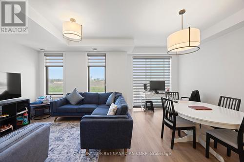 187 - 3900 Savoy Street, London South (South V), ON - Indoor Photo Showing Living Room
