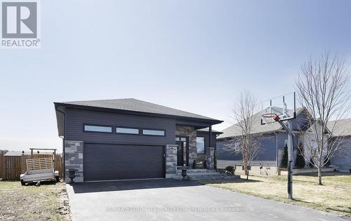 65 NOBLE CRESCENT  Petawawa, ON K8H 0G1