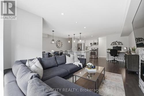 807 Element Private, Ottawa, ON - Indoor Photo Showing Living Room
