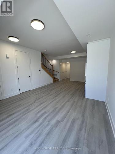 40 Everett Common, St. Catharines, ON - Indoor Photo Showing Other Room