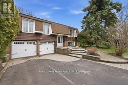 17 NORDIC COURT  Whitby (Lynde Creek), ON L1N 5N2