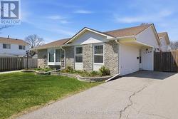 1248 ASTRA AVENUE Oshawa (Eastdale), ON L1K 1H4