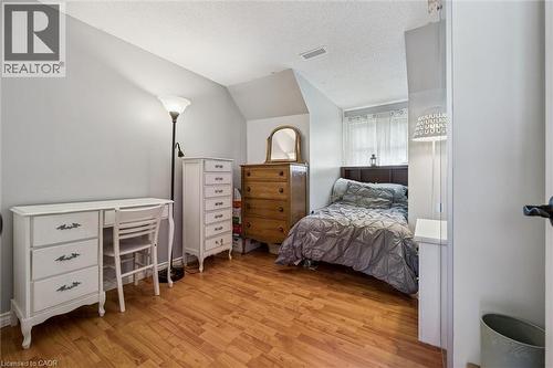 37 Edgemere Drive, Cambridge, ON - Indoor Photo Showing Bedroom