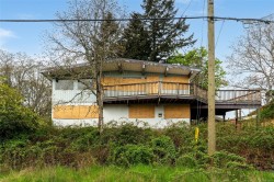 247 Glenairlie Dr View Royal, BC V9B 1K4