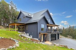668 Southwood Dr Highlands, BC V9B 6R9