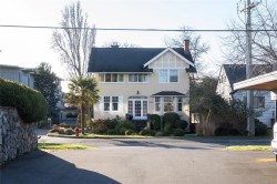 2663 Orchard Ave Oak Bay, BC V8S 3B4