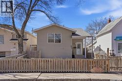 607 J AVENUE N  Saskatoon, SK S7L 2K6