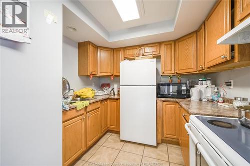 1056-60 Niagara, Windsor, ON - Indoor Photo Showing Kitchen