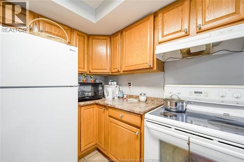 1056-60 Niagara, Windsor, ON - Indoor Photo Showing Kitchen