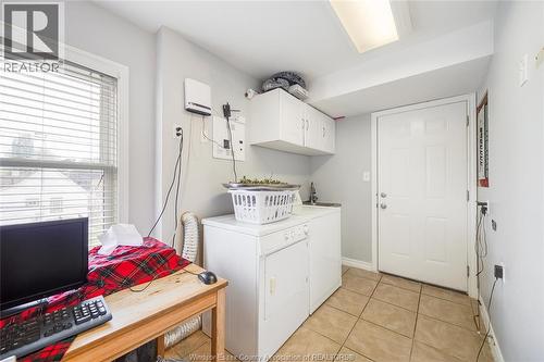 1056-60 Niagara, Windsor, ON - Indoor Photo Showing Laundry Room