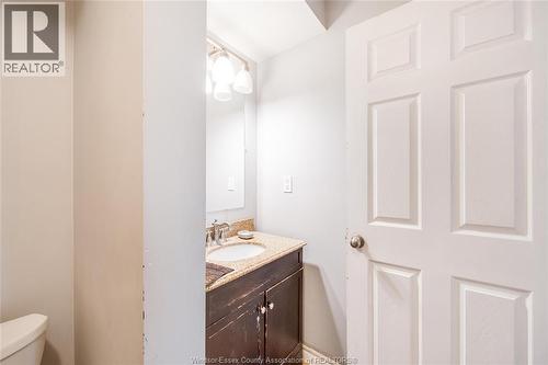 1056-60 Niagara, Windsor, ON - Indoor Photo Showing Bathroom