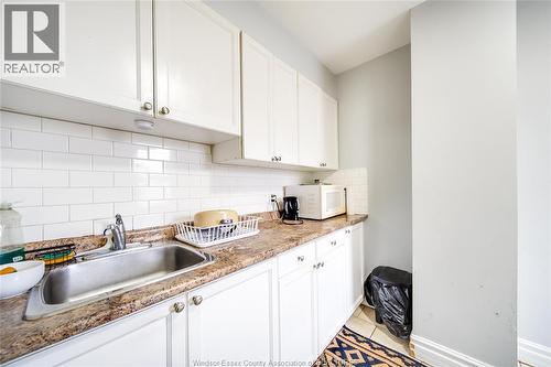 1056-60 Niagara, Windsor, ON - Indoor Photo Showing Kitchen