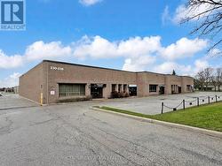 4 - 236 HOOD ROAD Markham, ON L3R 3K8