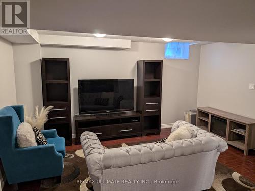 3434 Crimson King Circle, Mississauga, ON - Indoor