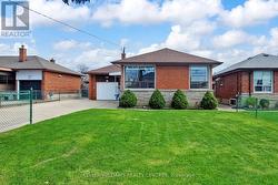 549 RUSTIC ROAD Toronto, ON M6L 1X8