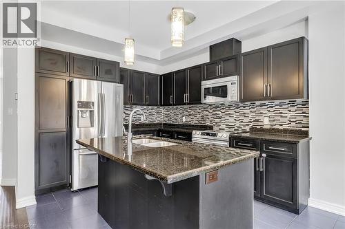 89 Sonoma Valley Crescent, Hamilton, ON - Indoor Photo Showing Kitchen With Stainless Steel Kitchen With Double Sink With Upgraded Kitchen