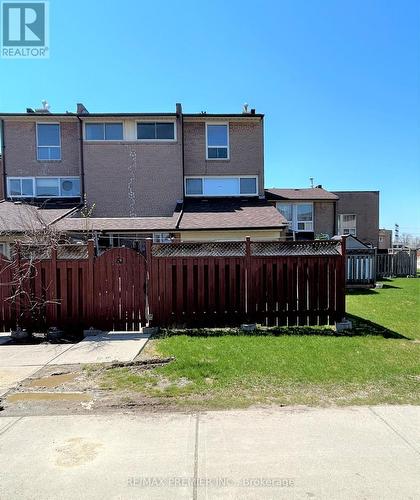 82 - 248 JOHN GARLAND BOULEVARD  Toronto, ON M9V 1N8