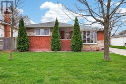 1502 BARKER AVENUE  Burlington, ON L7P 2R4