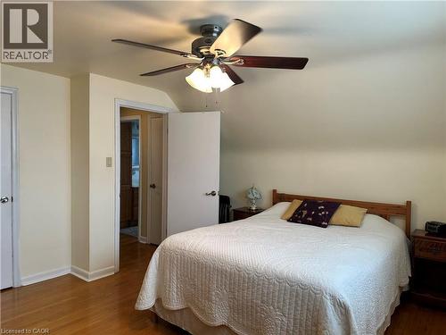 129 Broker Drive, Hamilton, ON - Indoor Photo Showing Bedroom