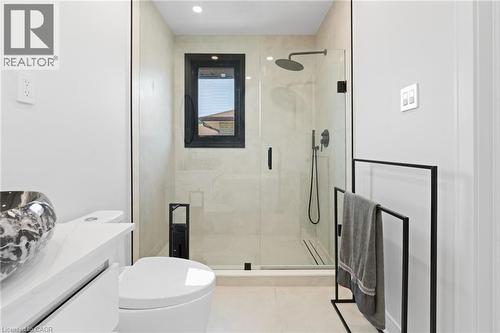 Full bathroom with vanity and a stall shower - 17 Clearview Drive, Hamilton, ON - Indoor Photo Showing Bathroom