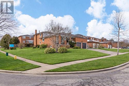 520 MCLEOD CRESCENT  Pickering, ON L1W 3M5