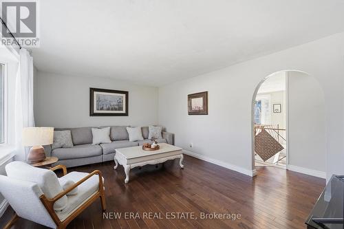 1451 Bala Drive, Oshawa, ON - Indoor Photo Showing Living Room