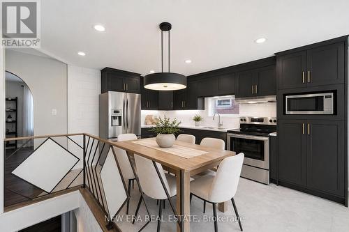 1451 Bala Drive, Oshawa, ON - Indoor Photo Showing Kitchen With Upgraded Kitchen