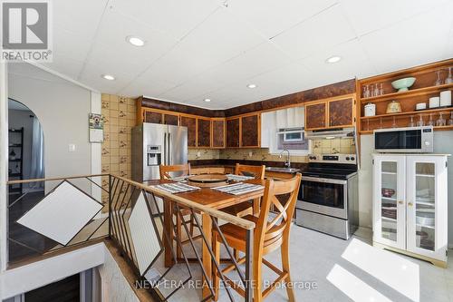 1451 Bala Drive, Oshawa, ON - Indoor Photo Showing Kitchen