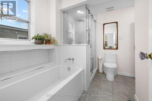 45 Springfield Road, Ottawa, ON - Indoor Photo Showing Bathroom