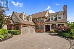 17 CRAIGMOHR COURT Ottawa, ON K2G 4P9