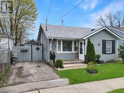 5 ABERDEEN COURT Fort Erie (Central), ON L2A 3Y7