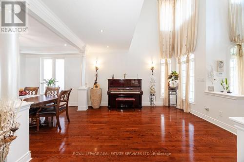 3809 Candlelight Drive, Mississauga, ON - Indoor