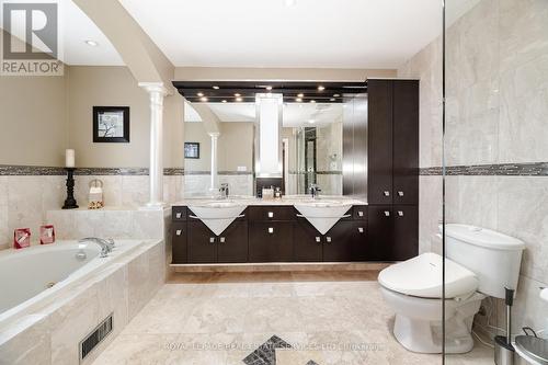 3809 Candlelight Drive, Mississauga, ON - Indoor Photo Showing Bathroom